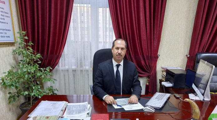 ТАБРИКОТИ ДЕКАНИ ФАКУЛТЕТИ БИОЛОГИЯИ ДОНИШГОҲИ МИЛЛИИ ТОҶИКИСТОН, ПРОФЕССОР КАРИМЗОДА А.И. БАХШИДА БА РӮЗИ МОДАР